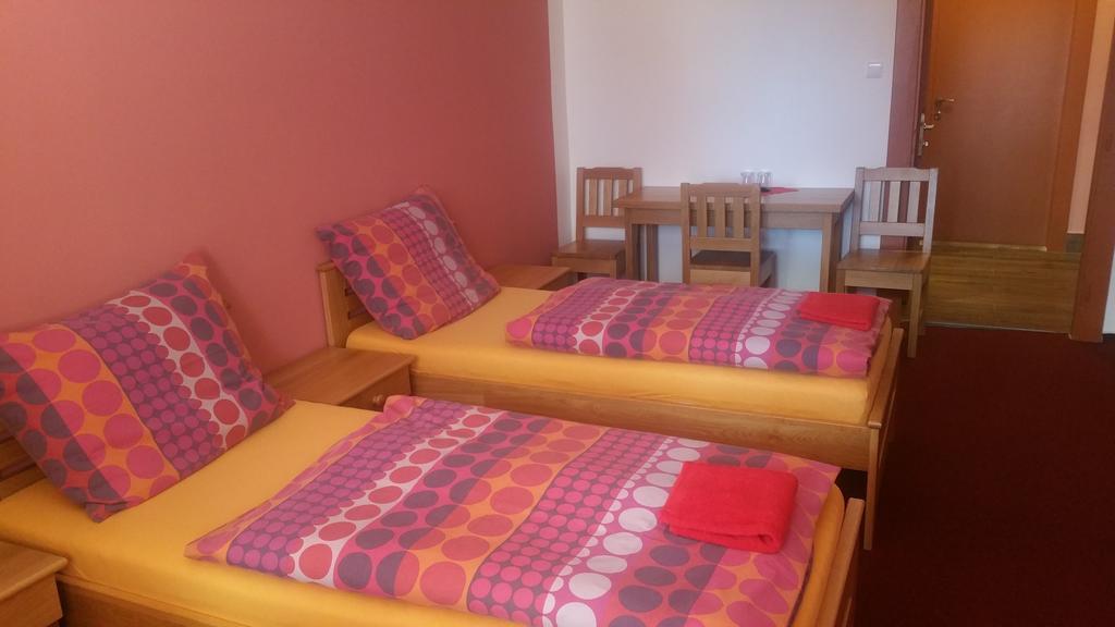 Hotel Koruna Rožnov pod Radhoštěm Εξωτερικό φωτογραφία